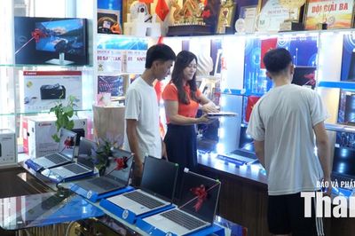 Giá laptop tăng vọt trước mùa tựu trường