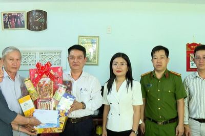 Khắc sâu đạo lý 'Uống nước nhớ nguồn'