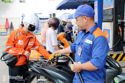 Giá xăng, dầu tiếp tục tăng
