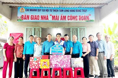 Bàn giao 'Mái ấm Công đoàn' cho đoàn viên Dương Minh Phụng