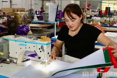 Điểm tựa việc làm ở nông thôn