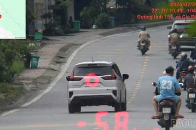 Cảnh sát giao thông Lào Cai xử lý công dân nước ngoài vi phạm quy định khi điều khiển ô tô