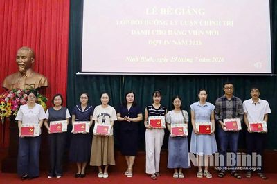 Bế giảng Lớp Bồi dưỡng lý luận chính trị dành cho đảng viên mới đợt IV, năm 2026