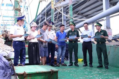 Bộ đội Biên phòng tuyên truyền chống khai thác IUU