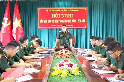 Bộ CHQS tỉnh tổ chức bàn giao Ban Chỉ huy phòng thủ khu vực