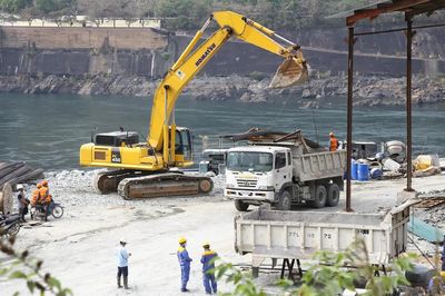 Siết kiểm định thiết bị thi công để bảo đảm an toàn công trình
