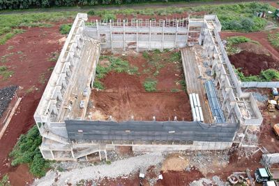 Đắk Lắk: Nhà thi đấu 1.000 chỗ đang thi công bị nứt gãy dầm, sàn mái