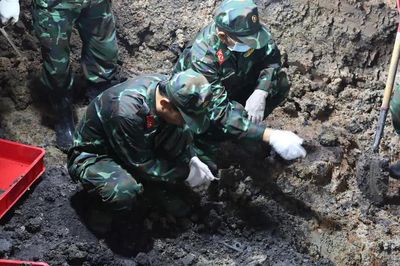 TP.HCM quy tập thêm 11 hài cốt liệt sĩ tại Công viên Lê Thị Riêng sau hai ngày tìm kiếm