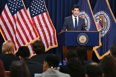 Fed giữ nguyên lãi suất 3,5% - 3,75% lần thứ 5 liên tiếp, ba phiếu phản đối phát tín hiệu 'diều hâu'
