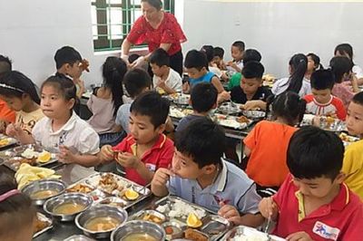 Thu tiền ăn bán trú theo nguyên tắc 'thu đủ chi', trường học có phải nộp thuế GTGT không?