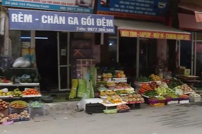 Hà Nội yêu cầu xử lý dứt điểm chợ cóc, vi phạm vỉa hè