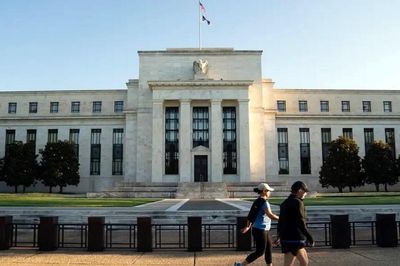 Fed giữ nguyên lãi suất lần thứ 7 liên tiếp