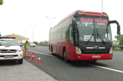 Hà Nội tăng cường kiểm tra xe khách, xe tải hoạt động ban đêm