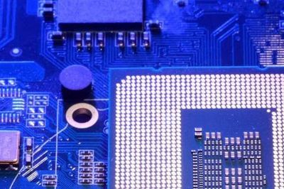 Cổ phiếu chip toàn cầu bốc hơi 1.300 tỷ USD vốn hóa