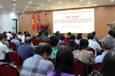 Tổ đại biểu số 5 HĐND thành phố Hà Nội tiếp xúc cử tri