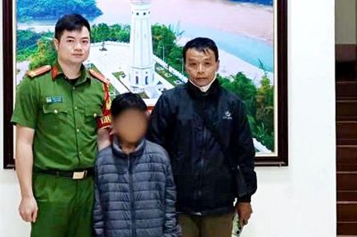 Công an xã Bắc Hà xác minh ngay trong đêm, đưa cháu bé đi lạc hơn 60 km trở về gia đình an toàn