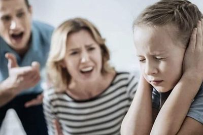 Con cái ngày càng ít nói với cha mẹ: 5 nguyên nhân tưởng nhỏ nhưng âm thầm khiến gia đình xa cách