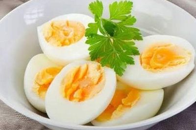 Ăn trứng mỗi ngày có gây nhồi máu cơ tim? Chuyên gia tim mạch đưa ra câu trả lời bất ngờ