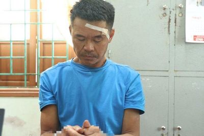 Cầm rựa chém bị thương 2 cán bộ công an, người đàn ông ở Quảng Trị bị bắt sau 3 giờ cố thủ