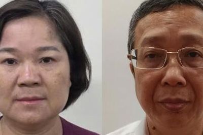Đằng sau những 'giấy phép con'