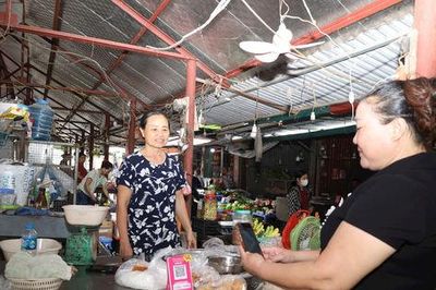Phúc Sơn đưa thanh toán số vào chợ truyền thống