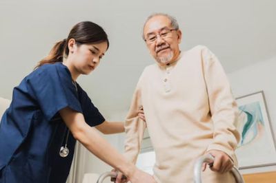 Biến cố tuổi già khiến cụ ông cay đắng nhận ra: Có tiền tiết kiệm còn đáng tin hơn trông chờ vào con