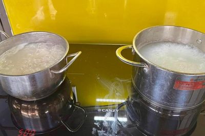 Chuyển đổi năng lượng sạch cho việc nấu ăn: Giảm ô nhiễm không khí, bảo vệ sức khỏe cộng đồng