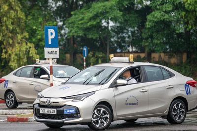 Thi bằng lái ô tô: Vì sao đề xuất 10km bị rút xuống 5km, bỏ thi cao tốc?