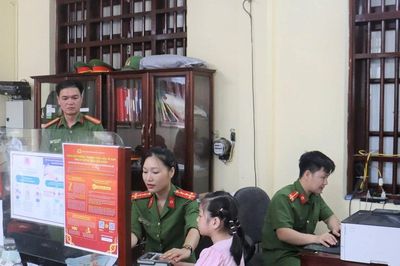 Mới nhất: Trẻ dưới 6 tuổi được cấp thẻ Căn cước ngay khi thực hiện liên thông đăng ký khai sinh từ 1/9