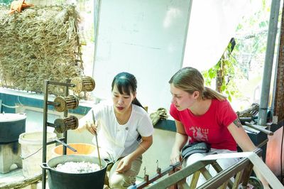 Hồi sinh nghề tơ tằm Hạ Trạo, dệt thương hiệu lụa Hoa Lư