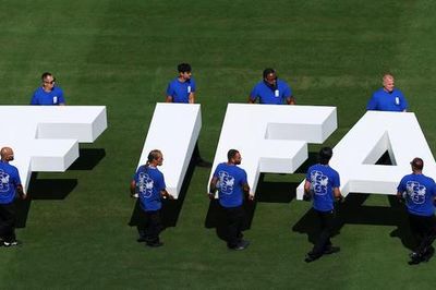 UEFA đòi tẩy chay World Cup và các giải đấu của FIFA
