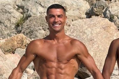 Cơ bắp của Ronaldo ở tuổi 41