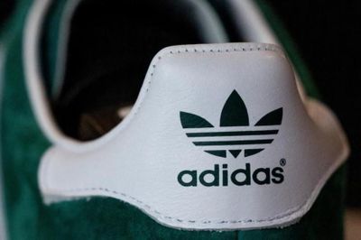 Adidas lao dốc vì chi mạnh tay cho World Cup