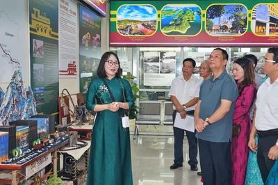Trưng bày gần 300 hiện vật về 120 năm đường sắt Hải Phòng-Lào Cai-Côn Minh