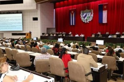 Cuba thảo luận các giải pháp phát triển kinh tế-xã hội