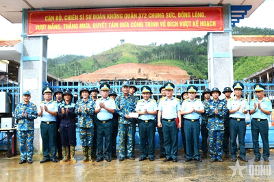 Sư đoàn 372 chung sức xây dựng trường học vùng biên giới