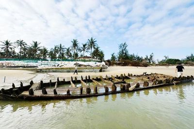 Gần 3 năm được phát hiện, vì sao tàu cổ ở bờ biển Hội An chưa được khai quật?