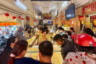 Sáng 31-7: Giá vàng trong nước tăng, cao hơn vàng thế giới gần 13 triệu đồng/lượng