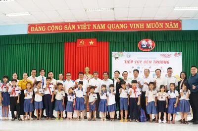 Tiếp sức đến trường với 200 học sinh khó khăn tại Đồng Nai