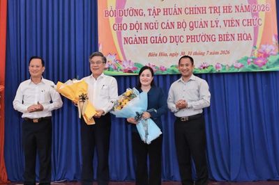 Hơn 500 cán bộ, giáo viên phường Biên Hòa được bồi dưỡng chính trị hè năm 2026