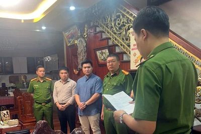 Vụ buôn lậu thủy sản trị giá 1.000 tỷ: Khởi tố Chi cục trưởng Chăn nuôi và Thú y vùng I