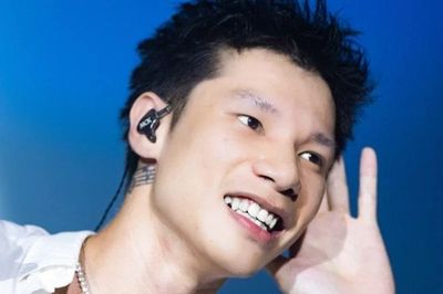 Rapper MCK gỡ toàn bộ ca khúc thô tục