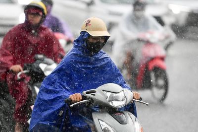 Dự báo thời tiết 31/7: Nhiều nơi trên cả nước mưa giông, miền Bắc cục bộ mưa lớn