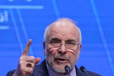 Iran cảnh báo Mỹ 'trả giá', Trung Quốc phủ nhận gửi vũ khí cho Tehran