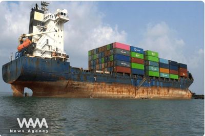 Tàu container Iran xuyên thủng vòng vây trên biển của Mỹ