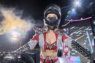 Hoa hậu Yến Nhi ngã xe mô tô gây xôn xao đêm chung kết Miss Grand Vietnam 2026