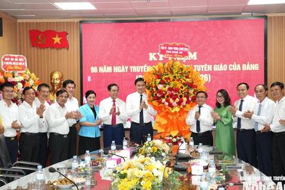 Lãnh đạo tỉnh chúc mừng ngày truyền thống ngành Tuyên giáo của Đảng