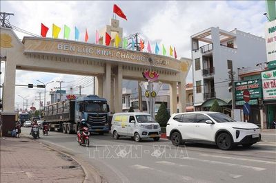 Kiến nghị sớm đầu tư hầm chui, giải quyết ùn tắc ở khu vực ngã tư Long Kim