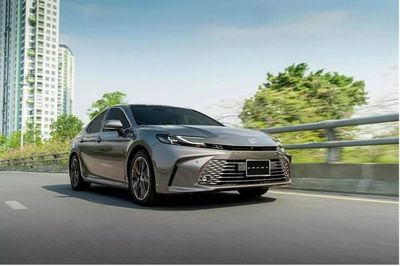 Loạt xe hybrid tiền tỷ tại Việt Nam, có mẫu chỉ tiêu thụ 1,6L/100km
