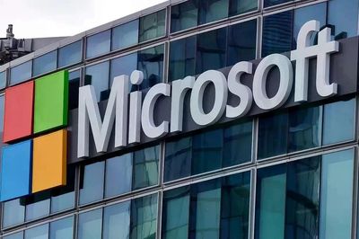 Microsoft lập kỷ lục mới: Giá trị vốn hóa tăng 450 tỷ USD trong một ngày, vượt Nvidia